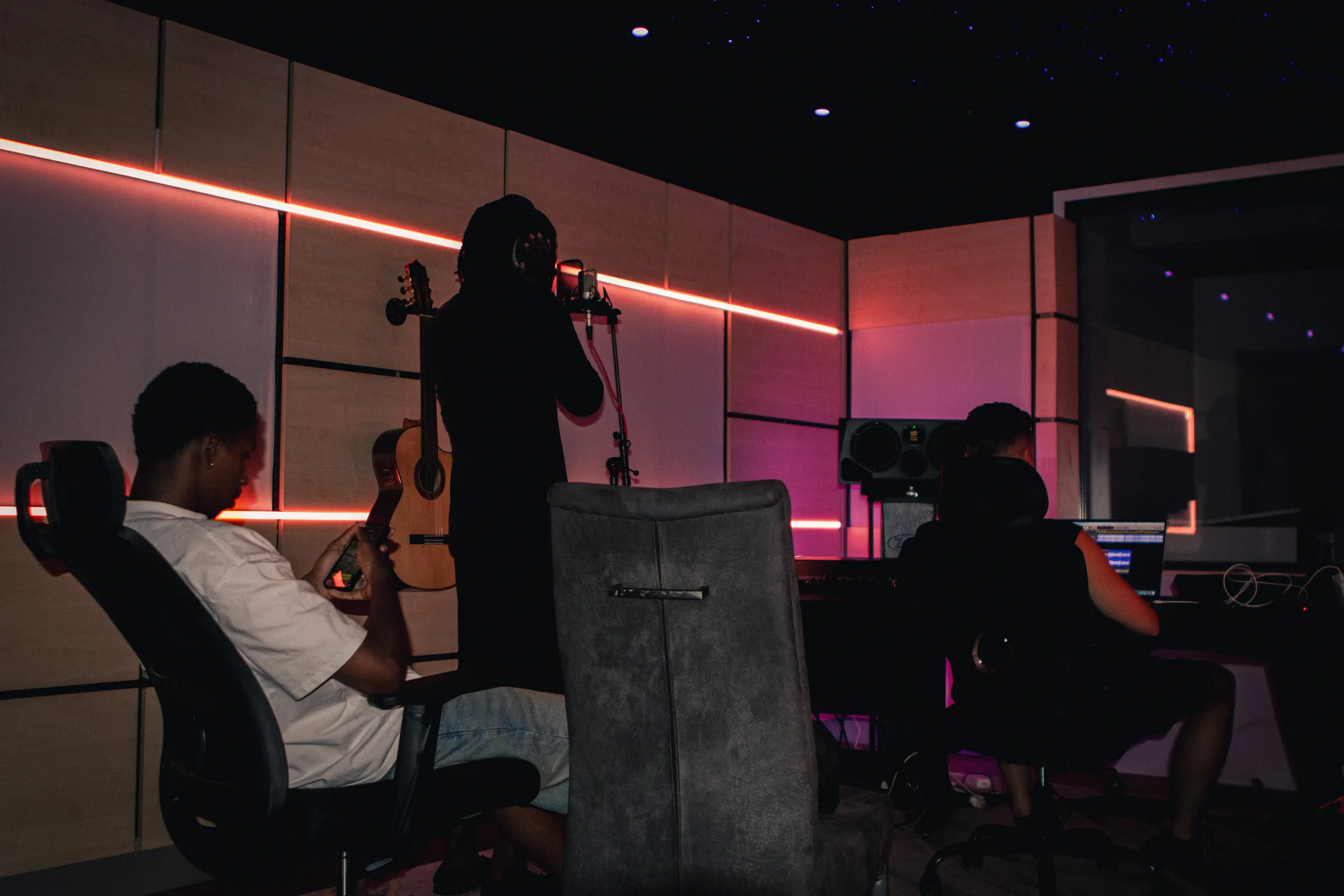 Een volle studio tijdens de open dag