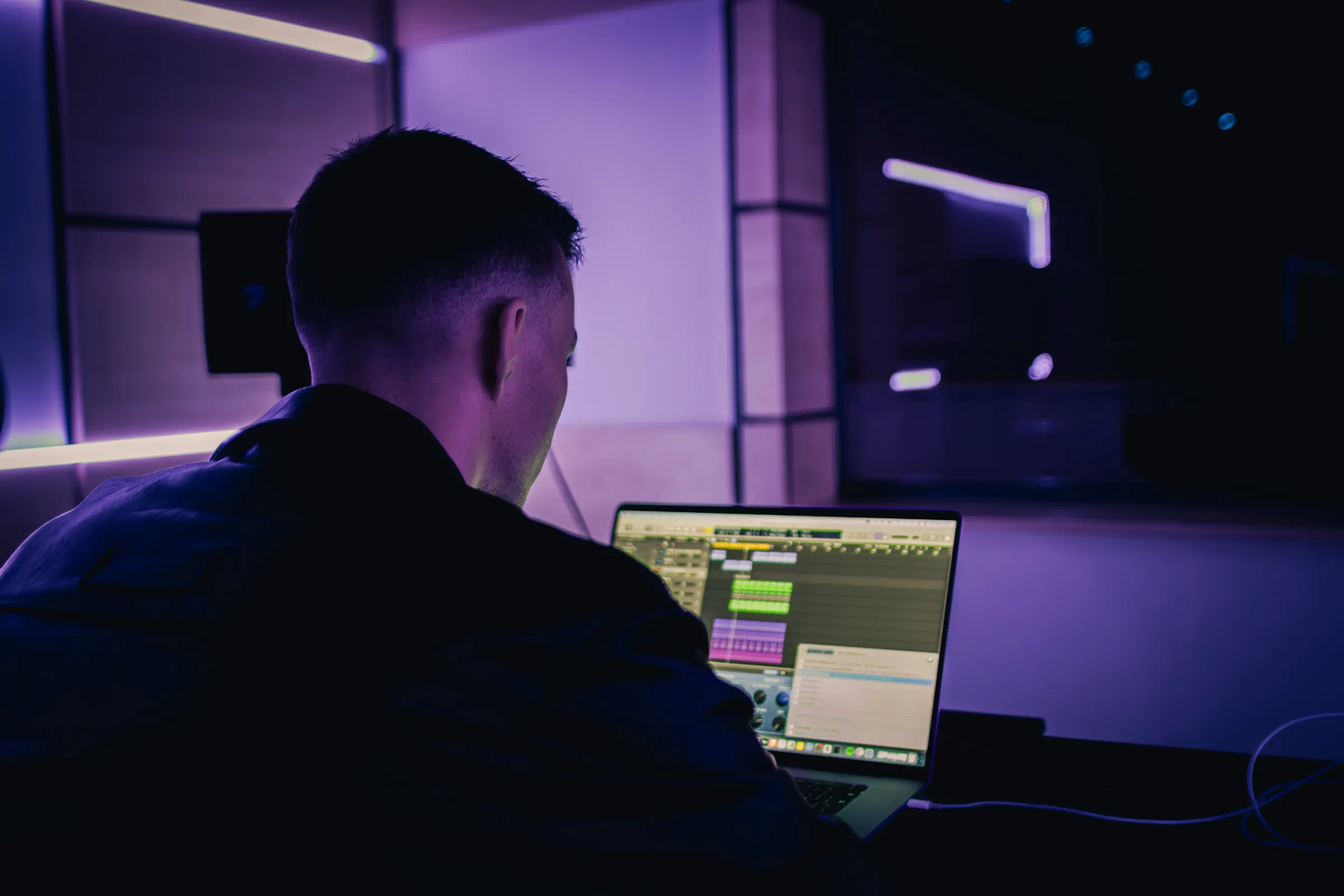 Over de schouder van een producer: een mix op het scherm